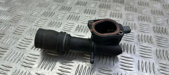 Audi Q5 SQ5 Engine coolant pipe/hose 03L121132A