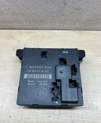 Mercedes-Benz CLS C219 Door control unit/module 2198200226