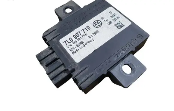Volkswagen Touareg I Alarm control unit/module 7L0907719