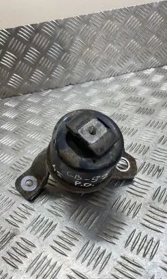 Volvo XC60 Engine mount bracket 30793318