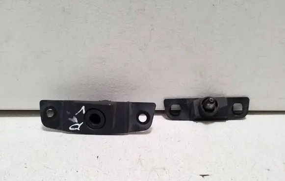 Mercedes-Benz Vito Viano W447 Sliding door lock loop/hook striker A6397660762 A6397580127