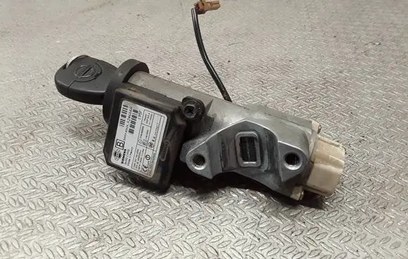 Nissan X-Trail T30 Ignition lock 28590C9902 2671032209