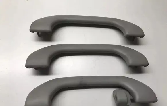 Mitsubishi Outlander A set of handles for the ceiling 