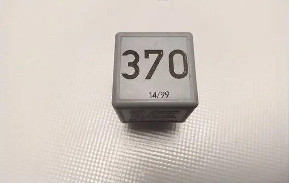 Audi A4 S4 B5 8D Other relay V23134J52X300 8D0951253