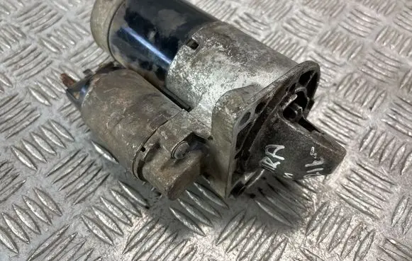 Opel Astra J Starter motor 55585237 M001T30073 DB21