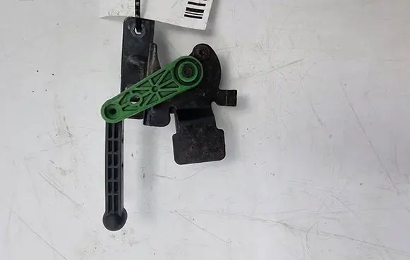 Volkswagen Golf VII Front air suspension height level sensor 5Q0907503