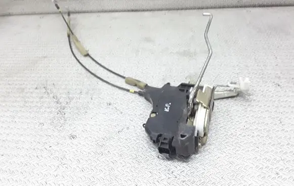 Mitsubishi Grandis Front door lock