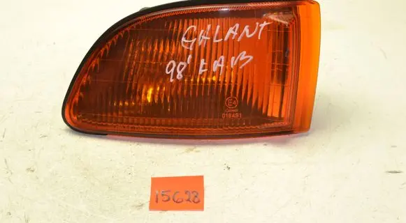 Mitsubishi Galant Front indicator light 0454365