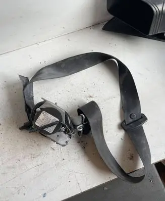 Ford C-MAX II Front seatbelt 615874900