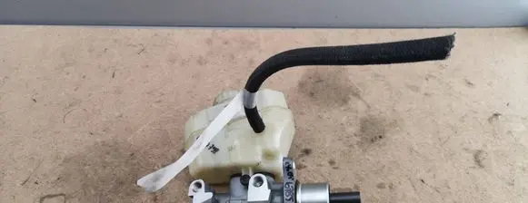 BMW 3 E46 Master brake cylinder 03350884781 35088478 34336785666