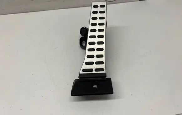 KIA Sorento IV Accelerator throttle pedal 32414400