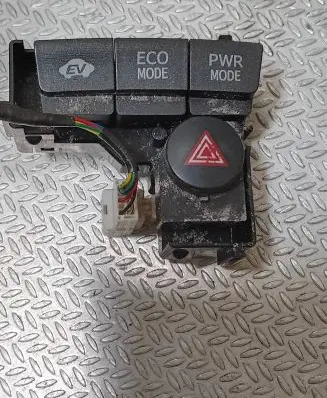Toyota Prius (XW30) Hazard light switch 75D80B2