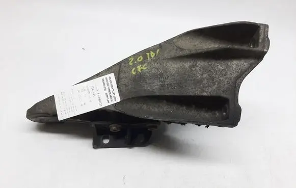 Volkswagen Transporter - Caravelle T5 Engine mount bracket 7E0199370A