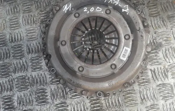 Opel Astra J Pressure plate 55572222 TYPM240E 55572221
