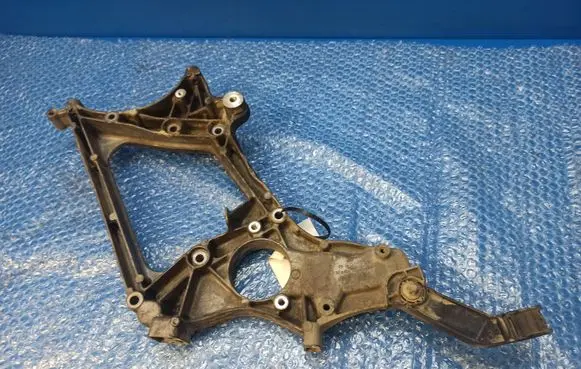 Mercedes-Benz E W212 Generator/alternator bracket A6512012009