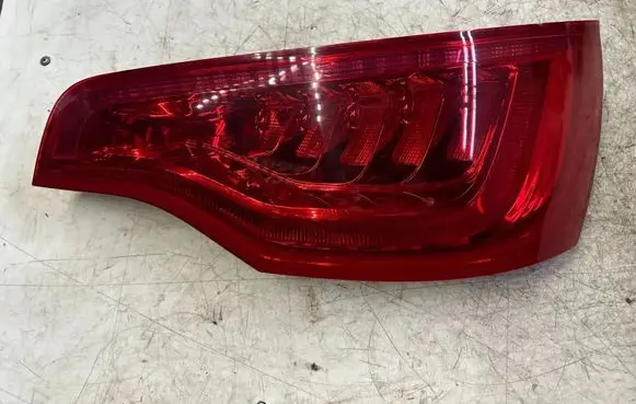 Audi Q7 4L Tailgate rear/tail lights 4L0945094F
