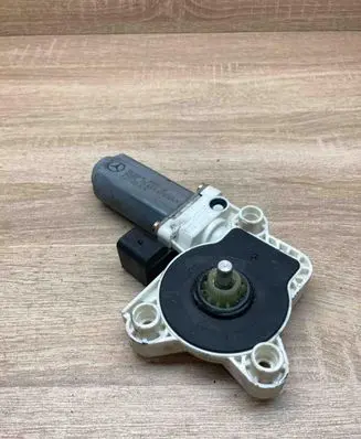 Mercedes-Benz E W211 Rear door window regulator motor 991892100 7746003603