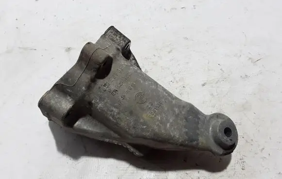 Mercedes-Benz E C207 W207 Engine mounting bracket A6512233504