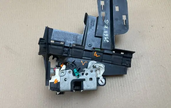 Dodge Nitro Rear door lock P04589279AF 1001852
