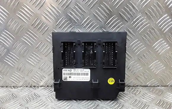 Audi A1 Engine control unit/module 8X0907063D