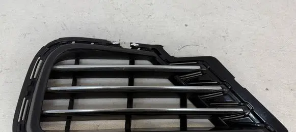 Volkswagen Touareg II Front bumper lower grill 7P6853665G