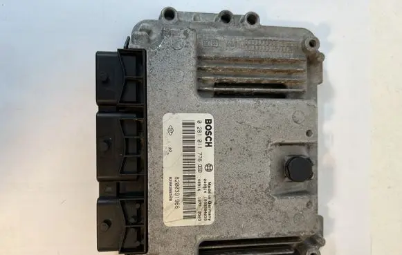 Renault Scenic II - Grand scenic II Engine control unit/module 0281011776 1039S04039