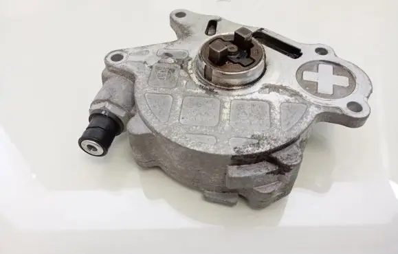Audi A3 S3 A3 Sportback 8P Vacuum pump 03L145100