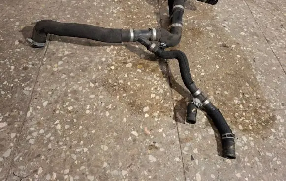Volvo V60 Engine coolant pipe/hose 31319796