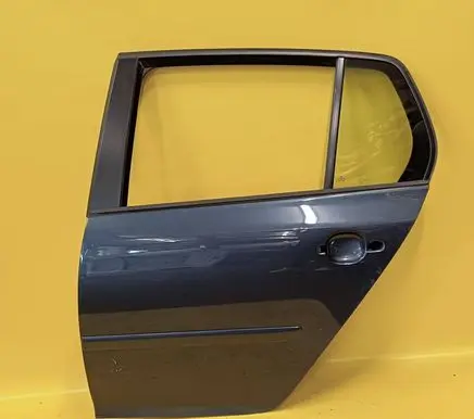 Volkswagen Golf V Rear door