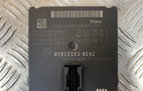 Mercedes-Benz S W221 Gateway control module A2215408845 A2214481027 A2215408945