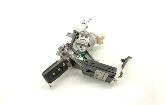 Peugeot 4007 Ignition lock 8670A012 E11116RI