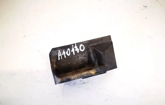 BMW 7 E65 E66 Radiator mount bracket 7508016