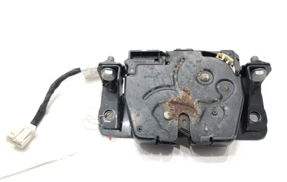 BMW 5 F10 F11 Tailgate exterior lock 