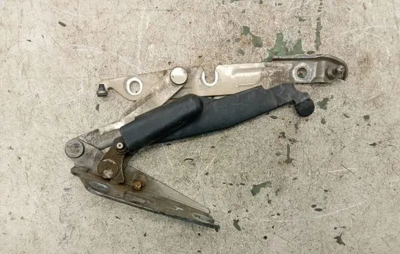 Audi A6 S6 C6 4F Tailgate/trunk/boot hinge 4F5827301