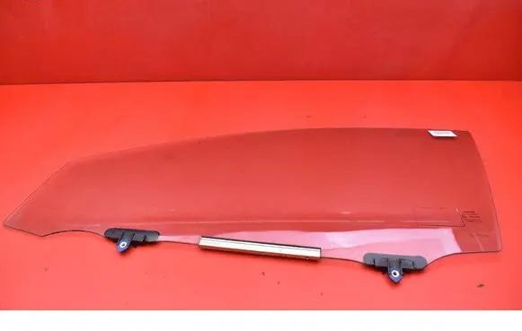 Toyota Auris E180 Front door window glass four-door 