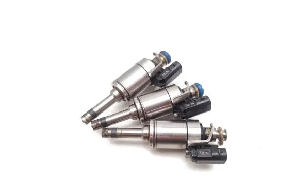Ford Fiesta Fuel injectors set DM5G-9F593-AC