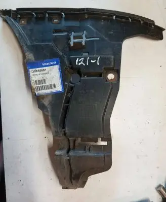 Volvo V70 Front bumper mounting bracket 08693182