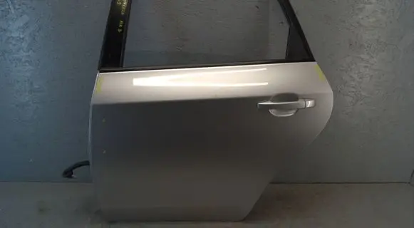 Subaru Impreza III Rear door