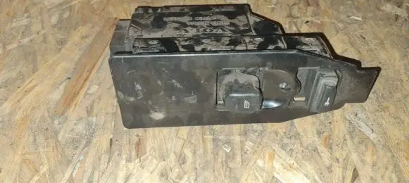 Volvo V70 Electric window control switch 30732817