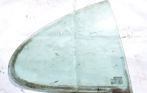 Renault Megane I Rear vent window glass 
