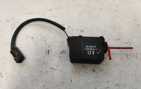 Mercedes-Benz Vito Viano W638 Fuel tank cap lock A6388200072 406204181