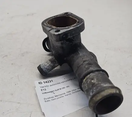 Volkswagen Golf IV Engine coolant pipe/hose 038121133A
