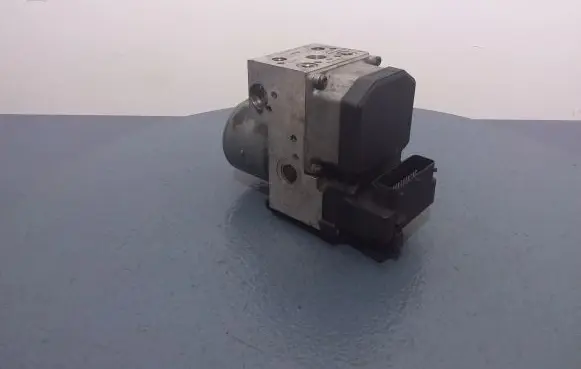 Audi A6 S6 C5 4B ABS Pump 8E0614111C