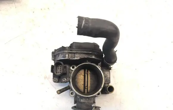 Audi A4 S4 B5 8D Throttle valve 058133063H