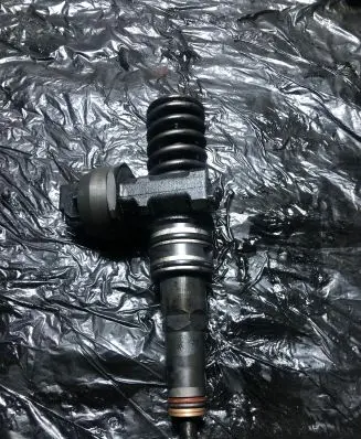 Skoda Octavia Mk2 (1Z) Fuel injector 038130073AG