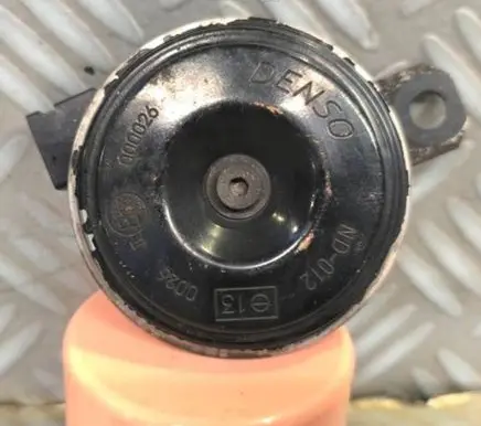 Toyota Avensis T270 Horn signal 000026