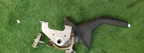 Handbrake/parking brake lever assembly