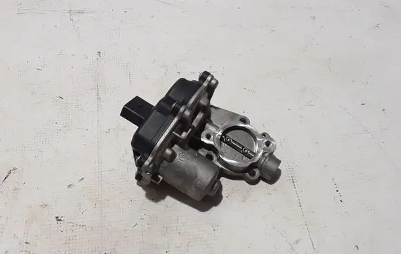 Volkswagen Caddy EGR valve 04L131501R