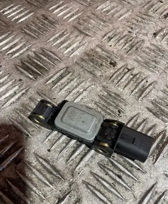 Audi A6 S6 C5 4B Airbag deployment crash/impact sensor 4B0959643C 210401 0231A02C048N