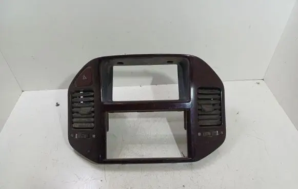 Radio/GPS head unit trim